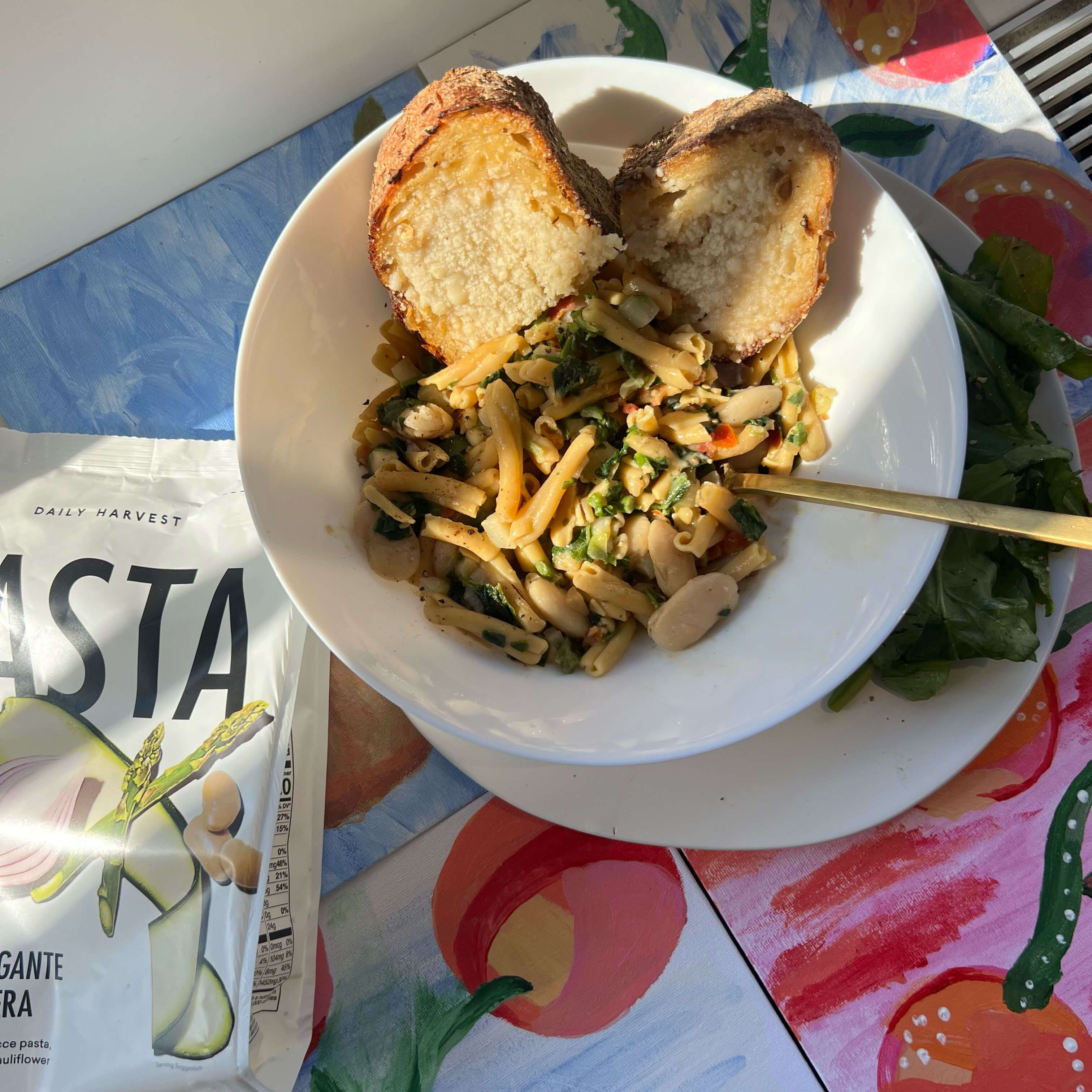 Zucchini + Gigante Bean Primavera Pasta with Crispy Garlic Bread - Daily Harvest
